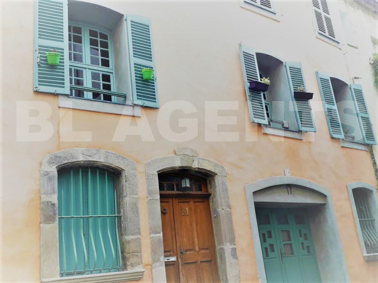Maison de village 7 Pièce(s) LE MUY - Photo 1
