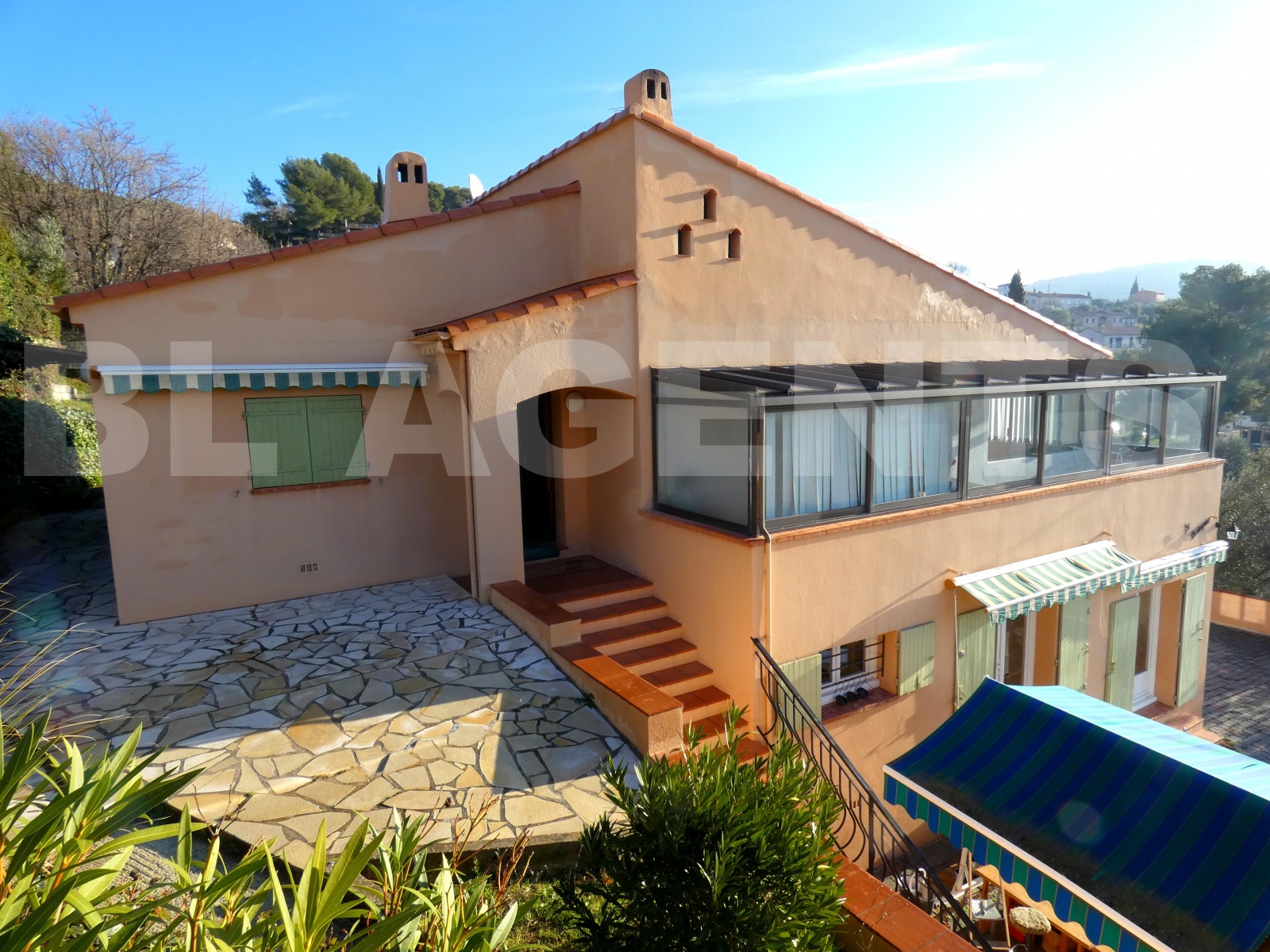 Maison traditionnelle 7 Pièce(s) DRAGUIGNAN - Photo 2