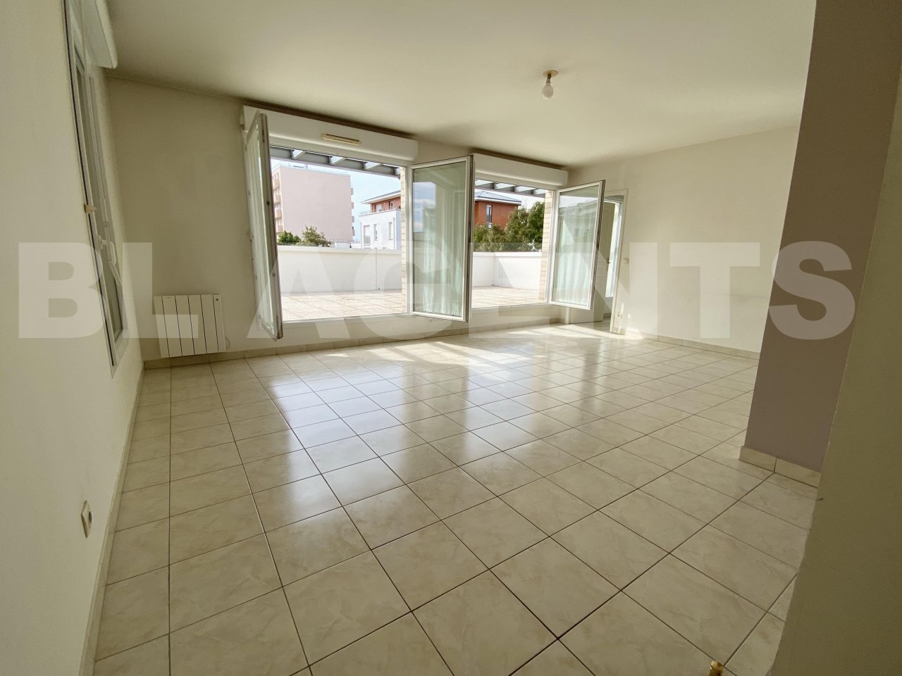 Appartement 3 Pièce(s) JUVISY-SUR-ORGE - Photo 2