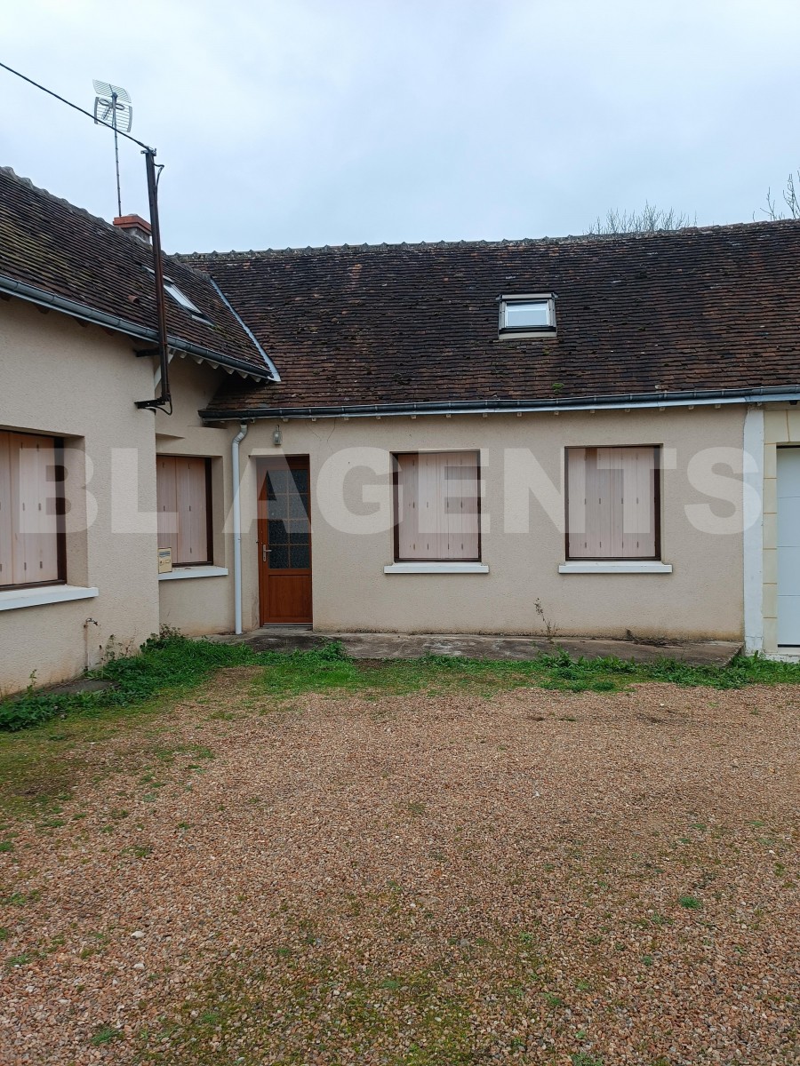 Maison de village 8 Pièce(s) VILLERABLE - Photo 1