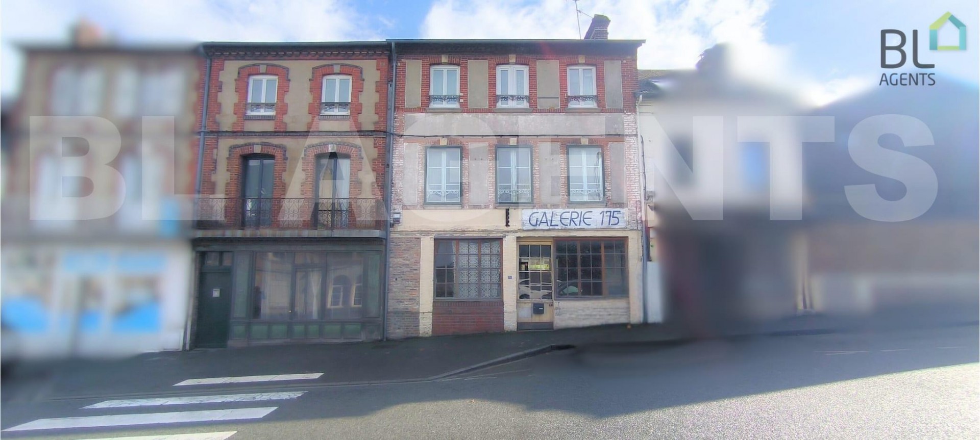 Immeuble  DOZULE - Photo 1
