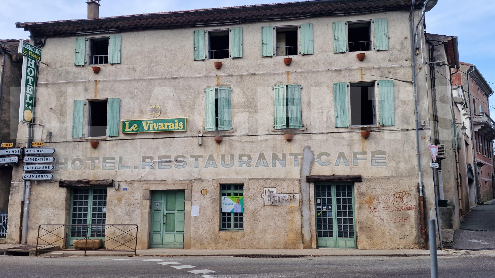 Immeuble  LES VANS - Photo 1