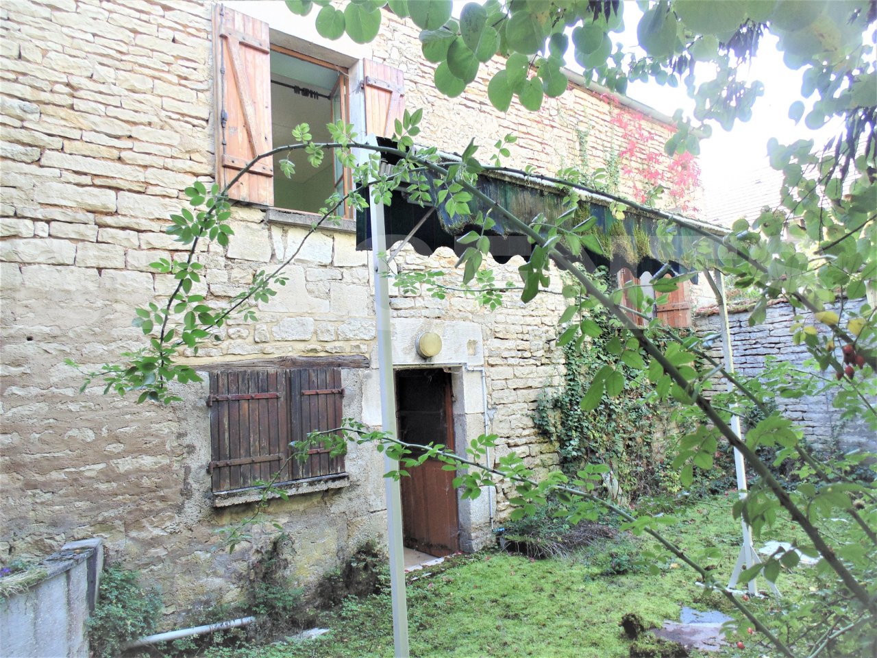 Maison de village 4 Pièce(s) CRY - Photo 1