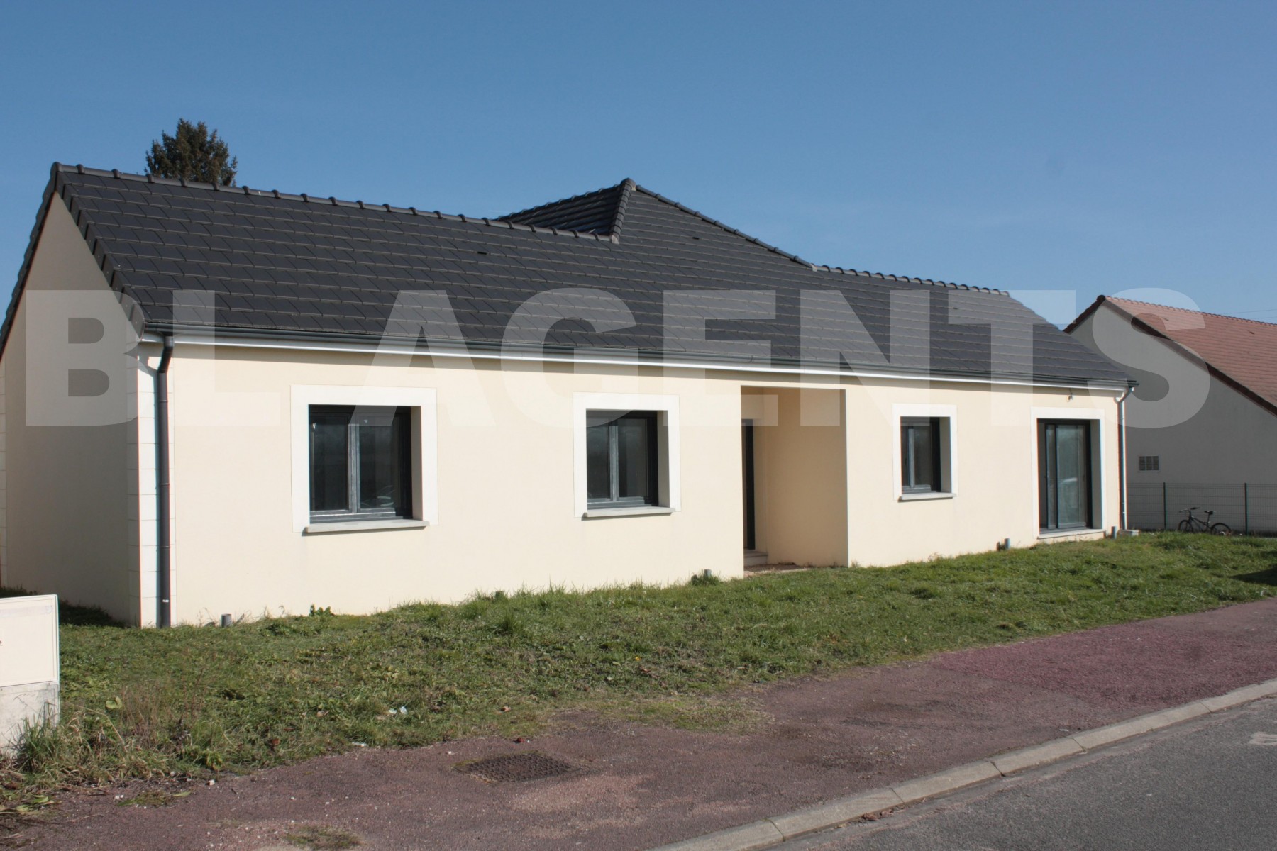 Maison contemporaine 6 Pièce(s) CHALETTE-SUR-LOING - Photo 2