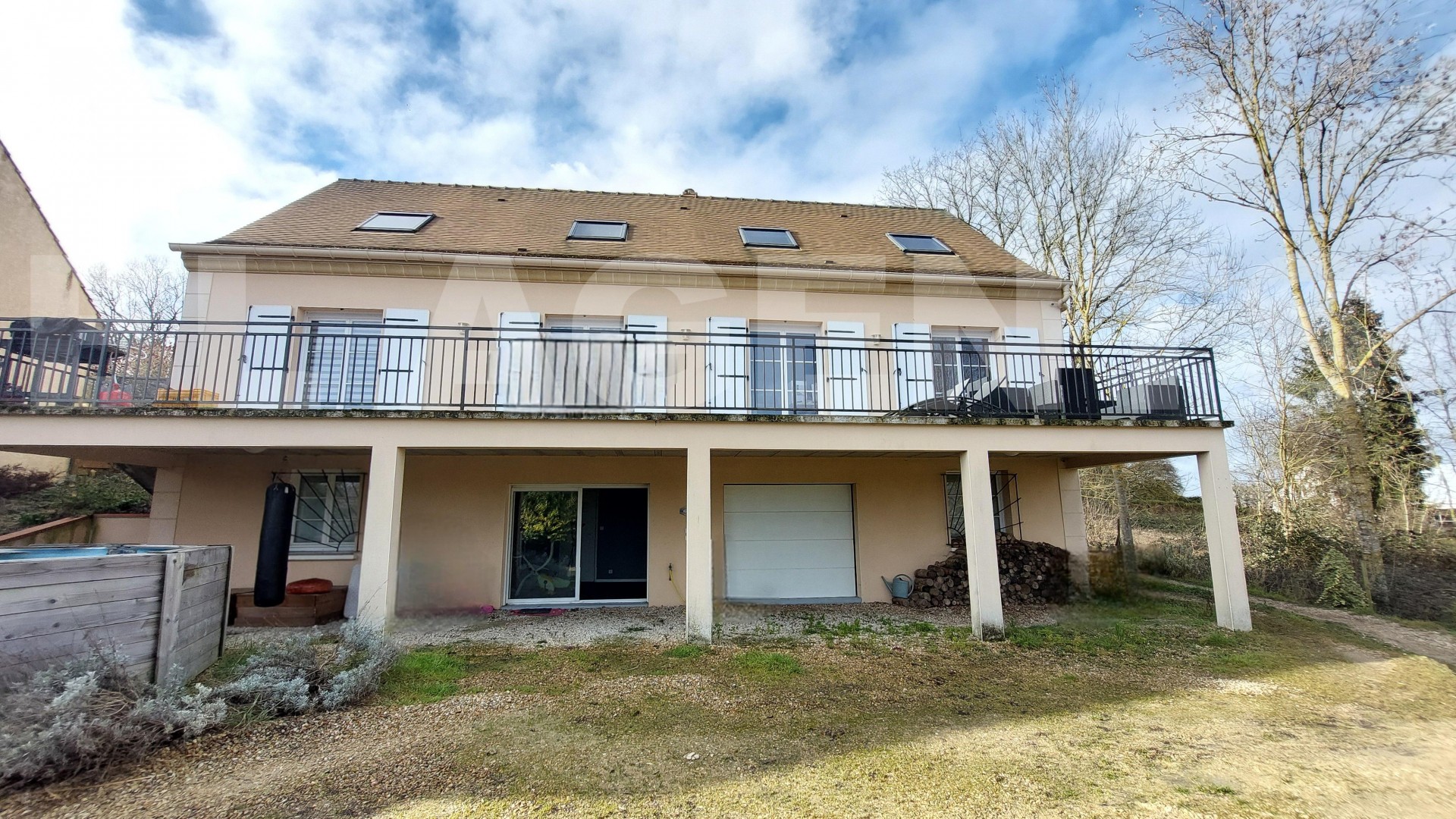 Maison 9 Pièce(s) CHAUCONIN-NEUFMONTIERS - Photo 2