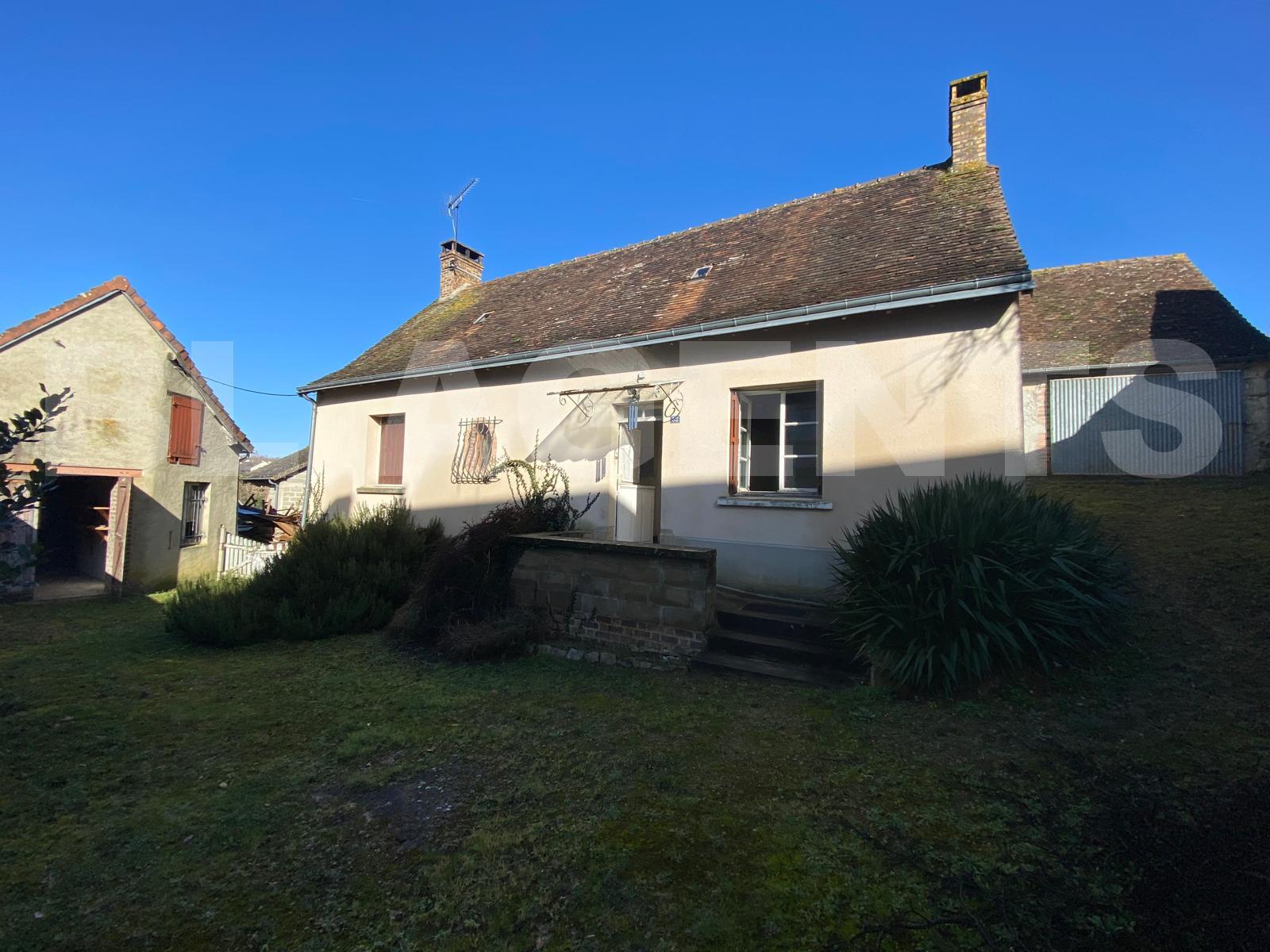 Maison de village 4 Pièce(s) YVRE-LE-POLIN - Photo 1