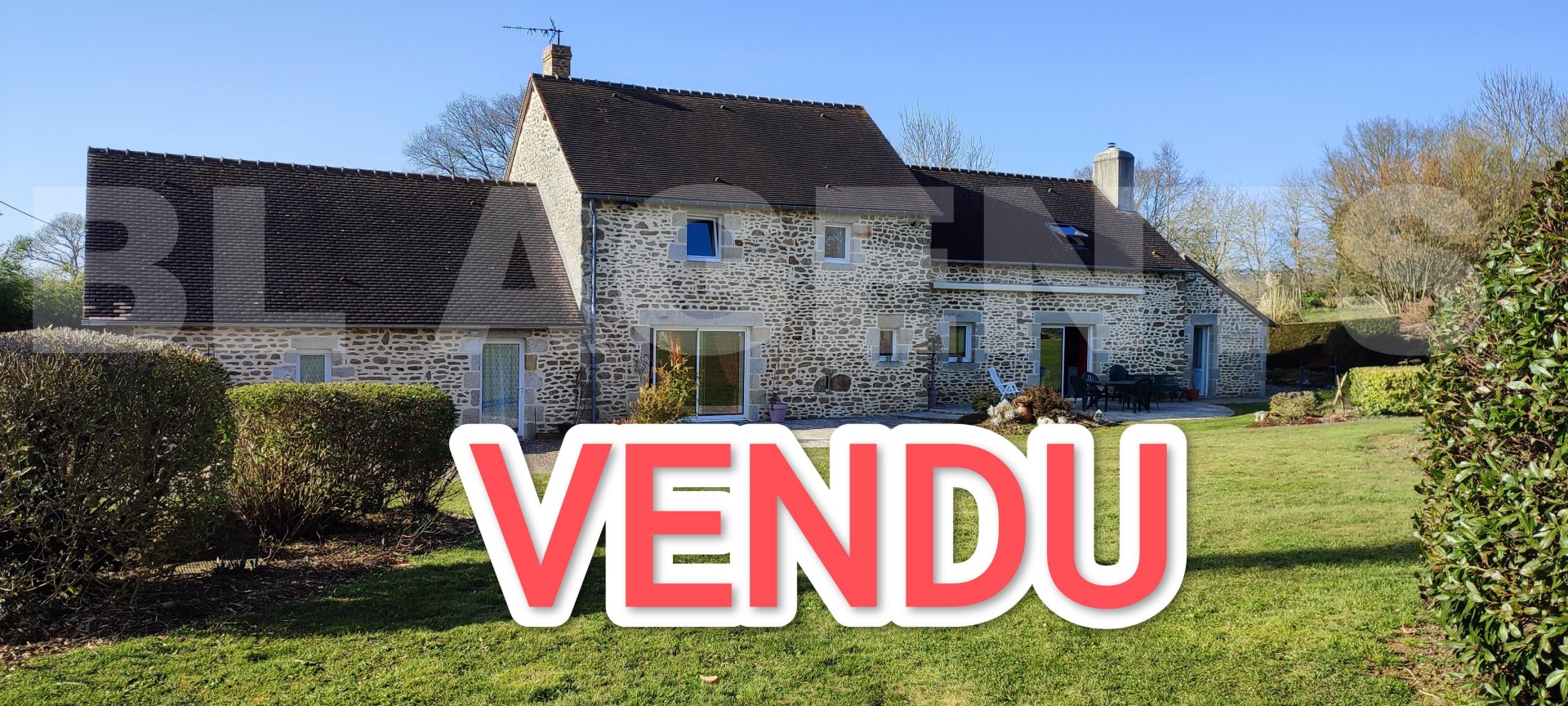 Maison en pierre 5 Pièce(s) SAINT-PIERRE-DES-NIDS - Photo 1