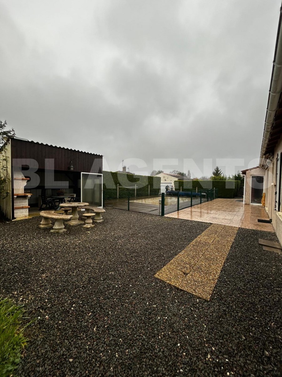 Maison traditionnelle 7 Pièce(s) SAINT-GEORGES-DES-COTEAUX - Photo 5