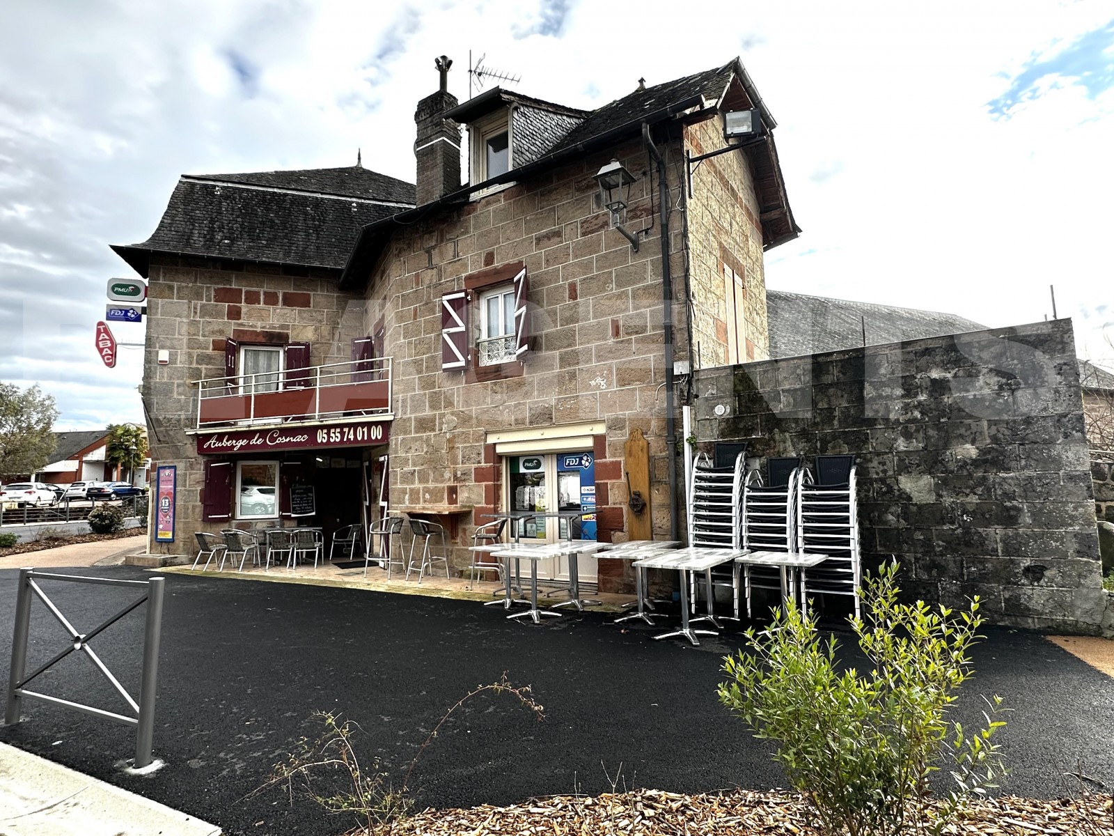 Immeuble  COSNAC - Photo 1