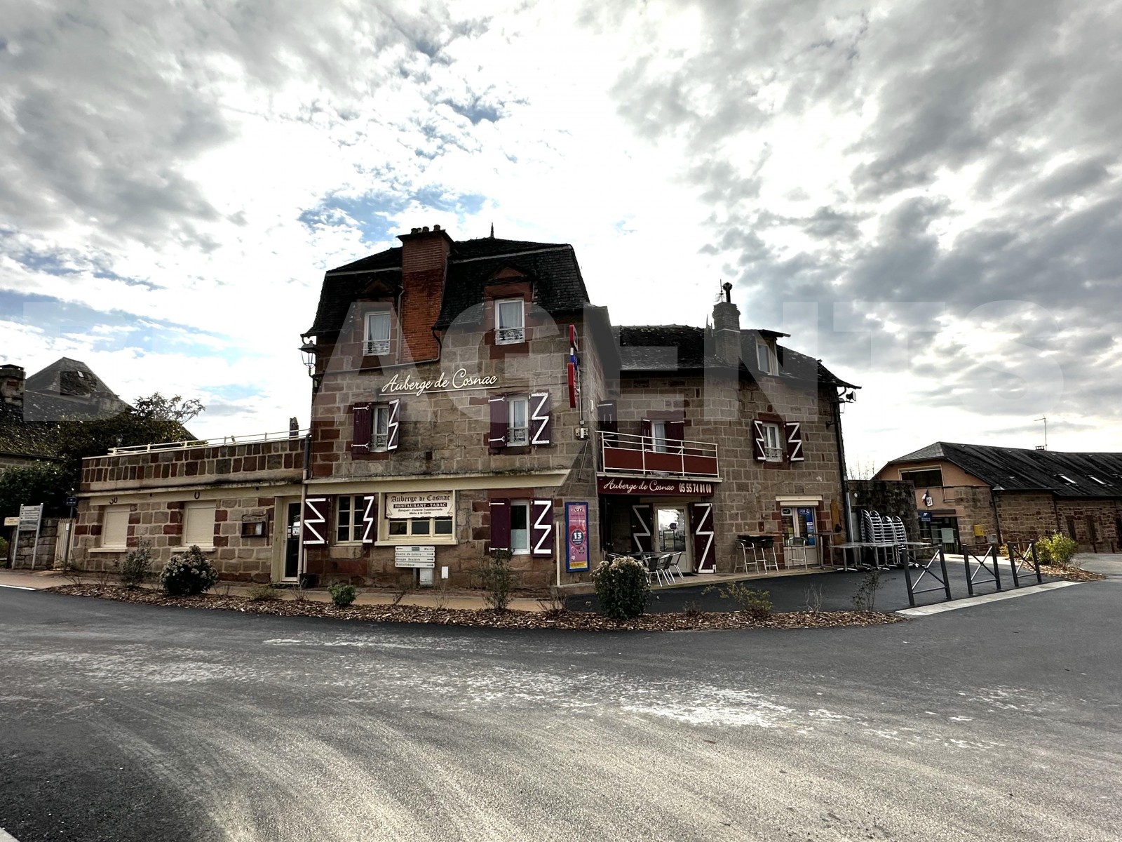 Immeuble  COSNAC - Photo 2