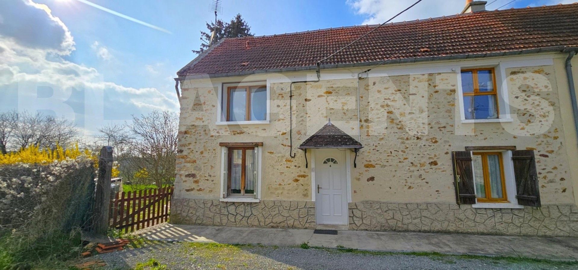 Maison briarde 5 Pièce(s) BOISSY-LE-CHATEL - Photo 1