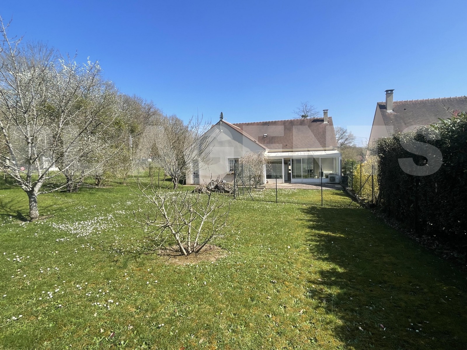 Maison 6 Pièce(s) CRECY-LA-CHAPELLE - Photo 1