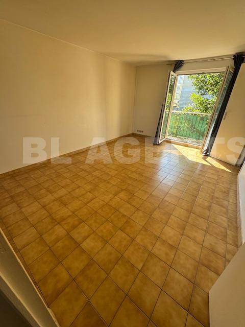 Studio 1 Pièce(s) FONTENAY-LE-FLEURY - Photo 3