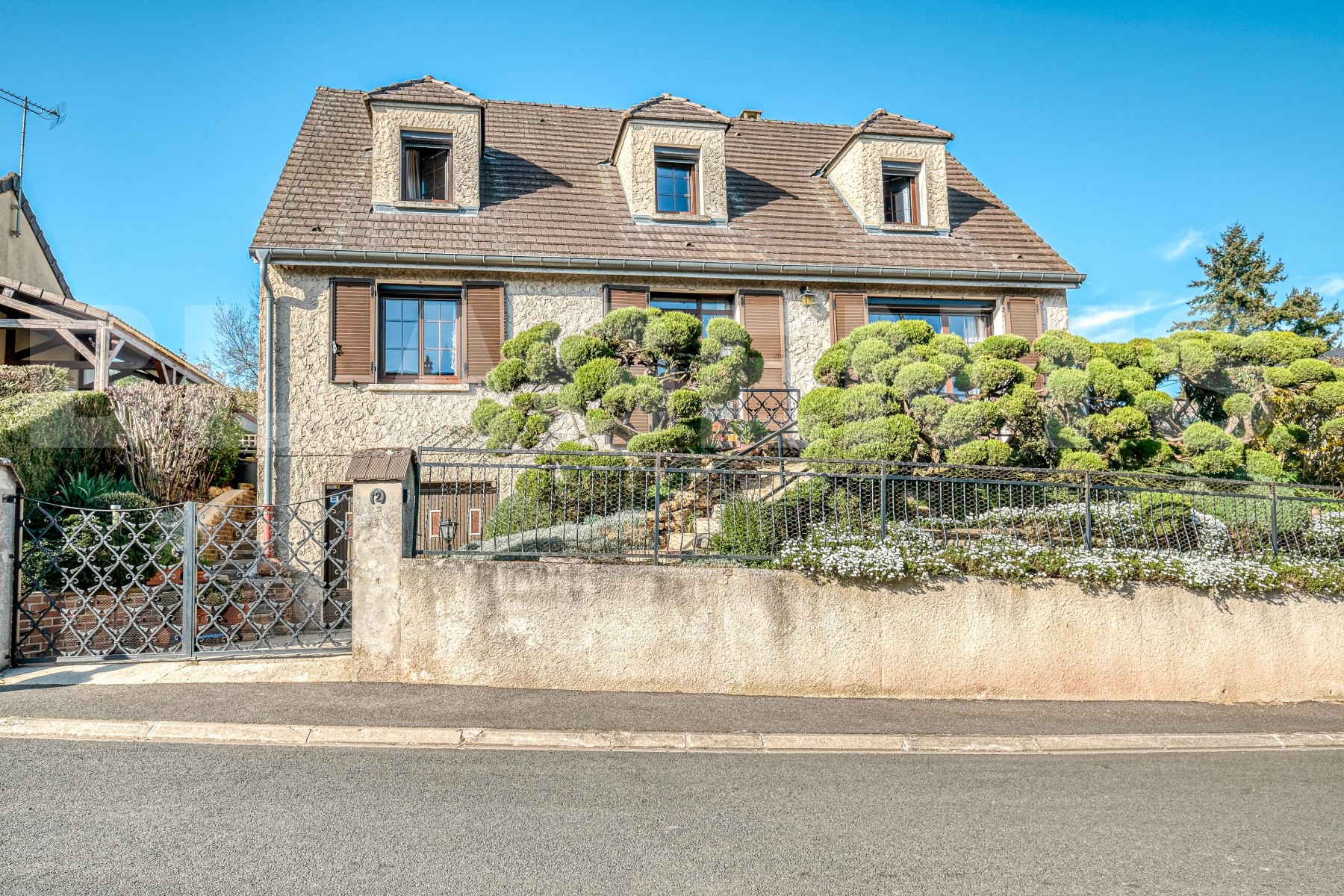 Maison traditionnelle 5 Pièce(s) CHAUCONIN-NEUFMONTIERS - Photo 3