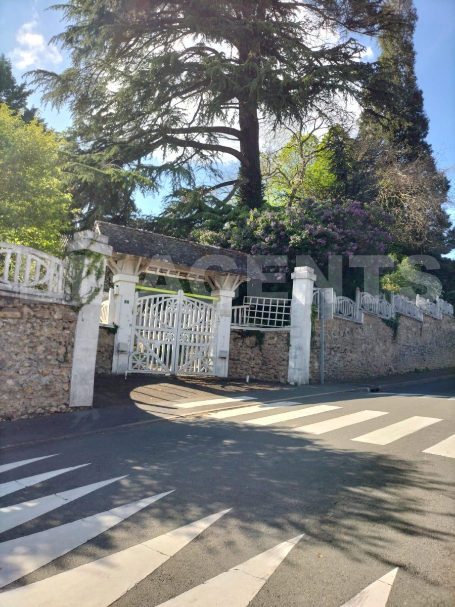 Maison d'hôte 12 Pièce(s) LA CHARTRE-SUR-LE-LOIR - Photo 8
