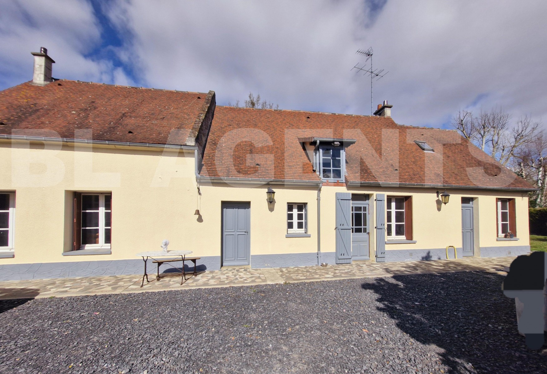 Maison longère 4 Pièce(s) NOGENT-SUR-OISE - Photo 1