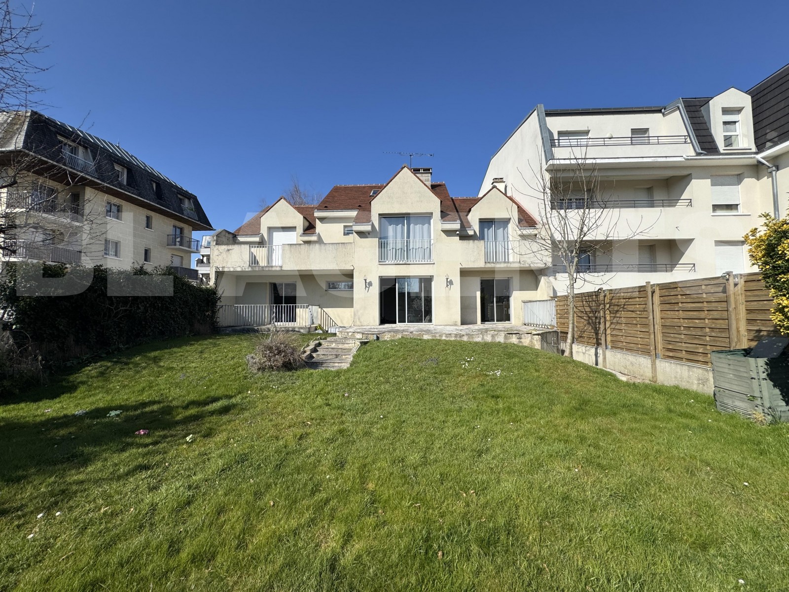 Immeuble  VILLEPARISIS - Photo 1