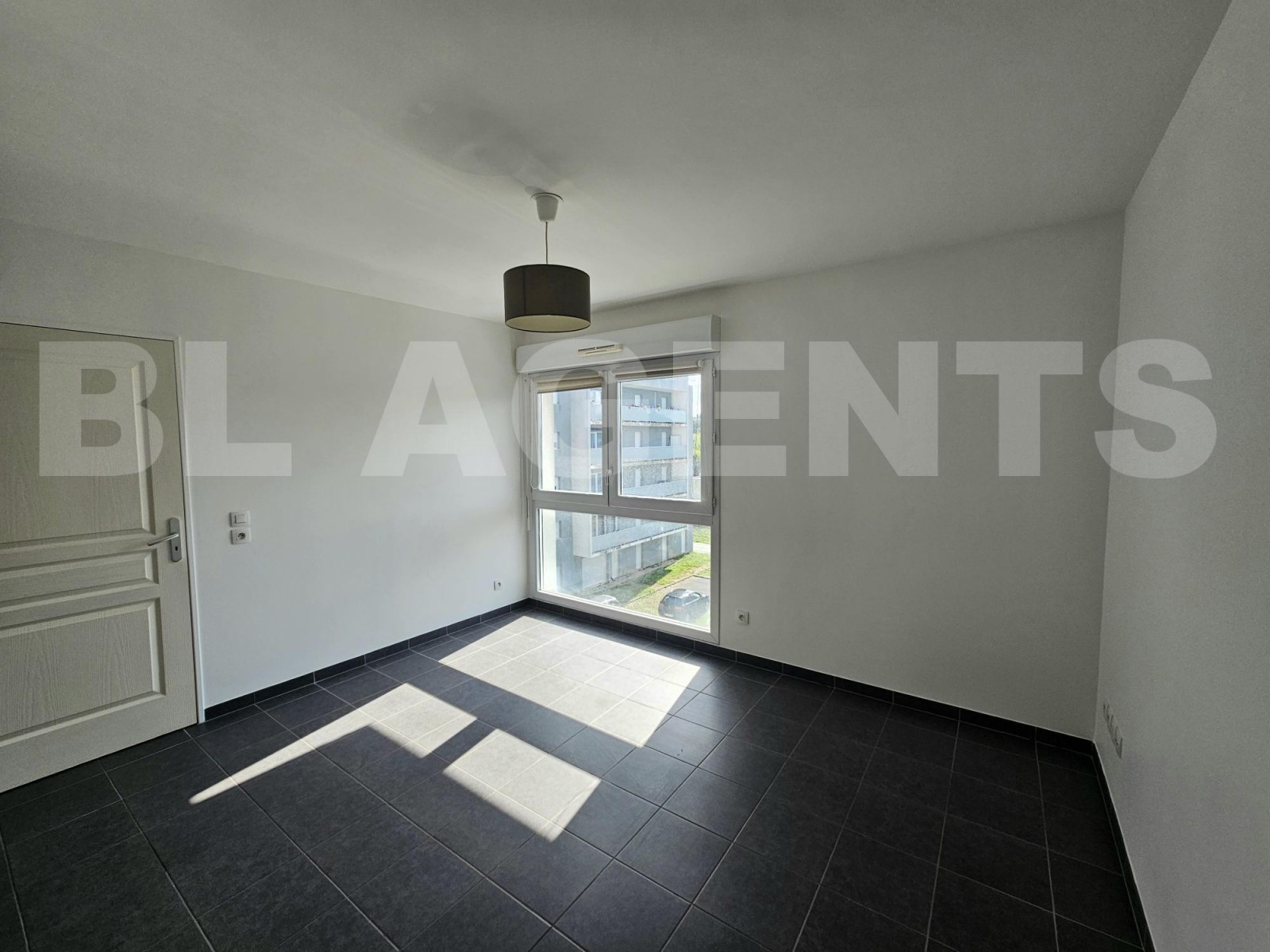 Appartement 2 Pièce(s) MONT-SAINT-AIGNAN - Photo 1