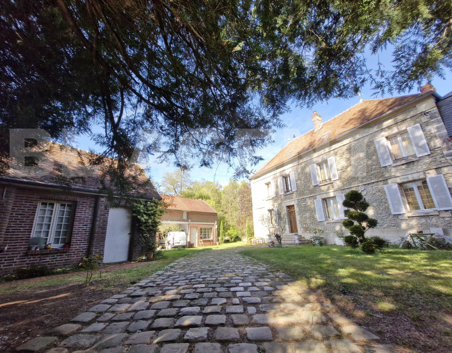 Domaine 7 Pièce(s) SAINTE-GENEVIEVE - Photo 2
