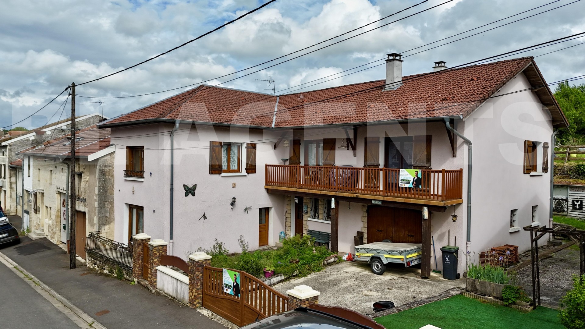Maison 8 Pièce(s) SAINT-JOIRE - Photo 1
