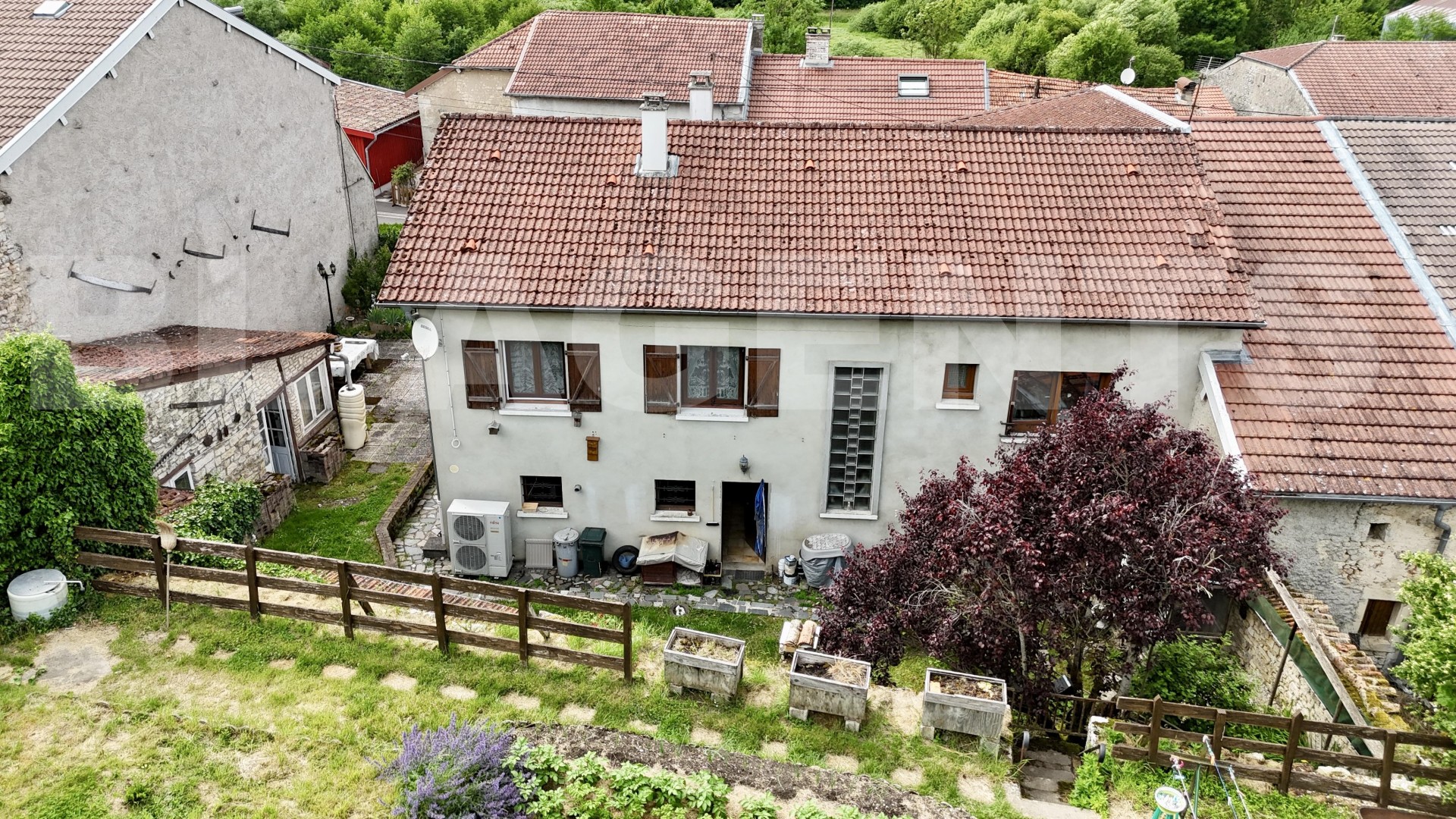 Maison 8 Pièce(s) SAINT-JOIRE - Photo 2