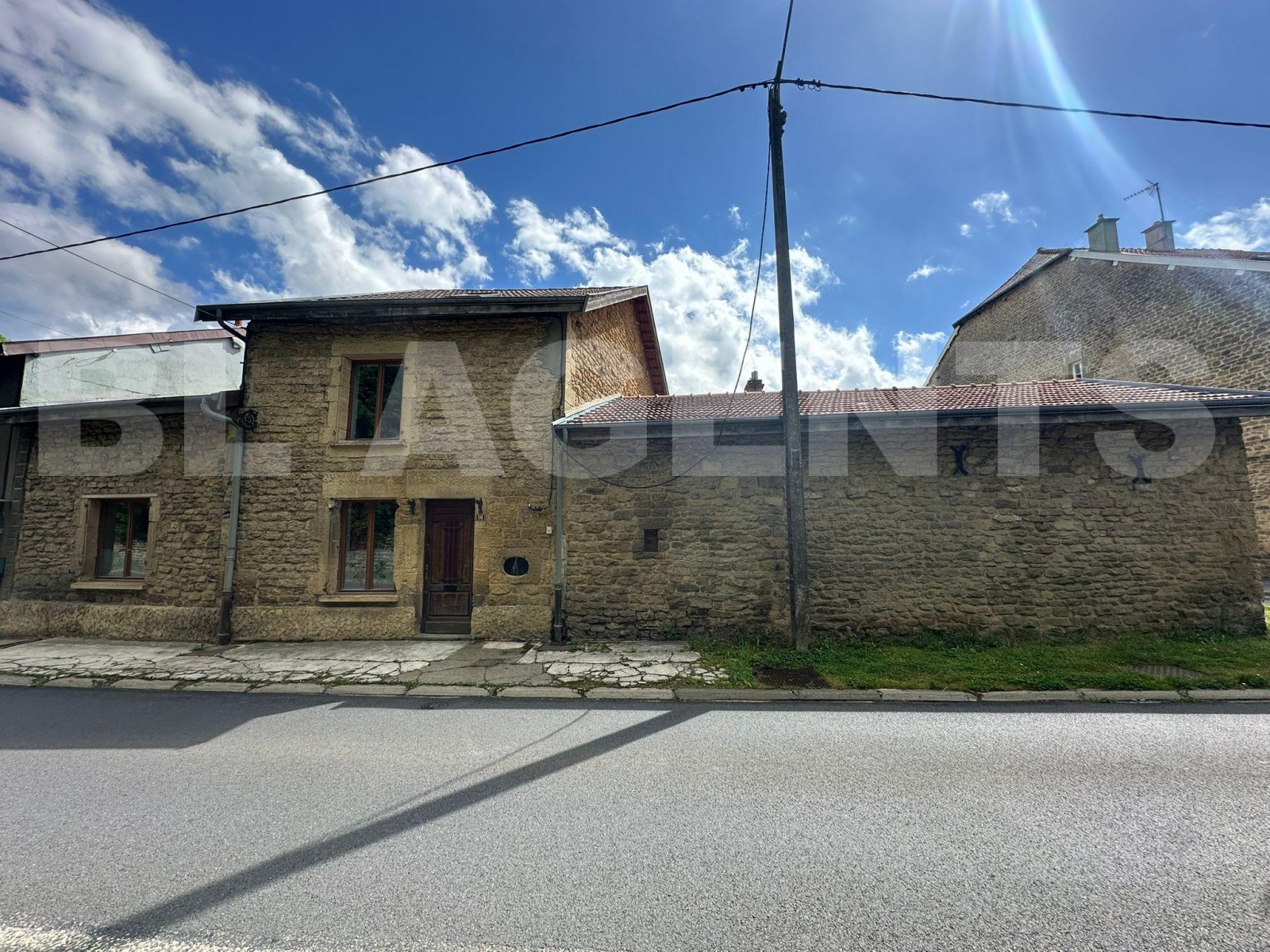 Maison 5 Pièce(s) LINAY - Photo 1