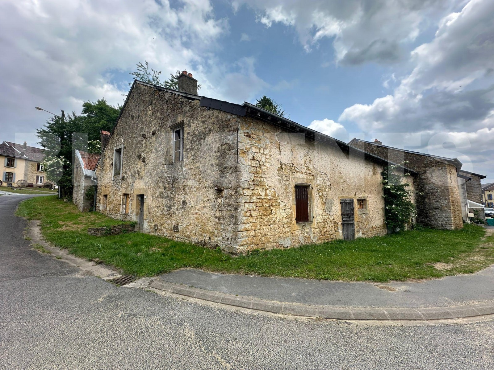Maison 5 Pièce(s) PUILLY-ET-CHARBEAUX - Photo 1