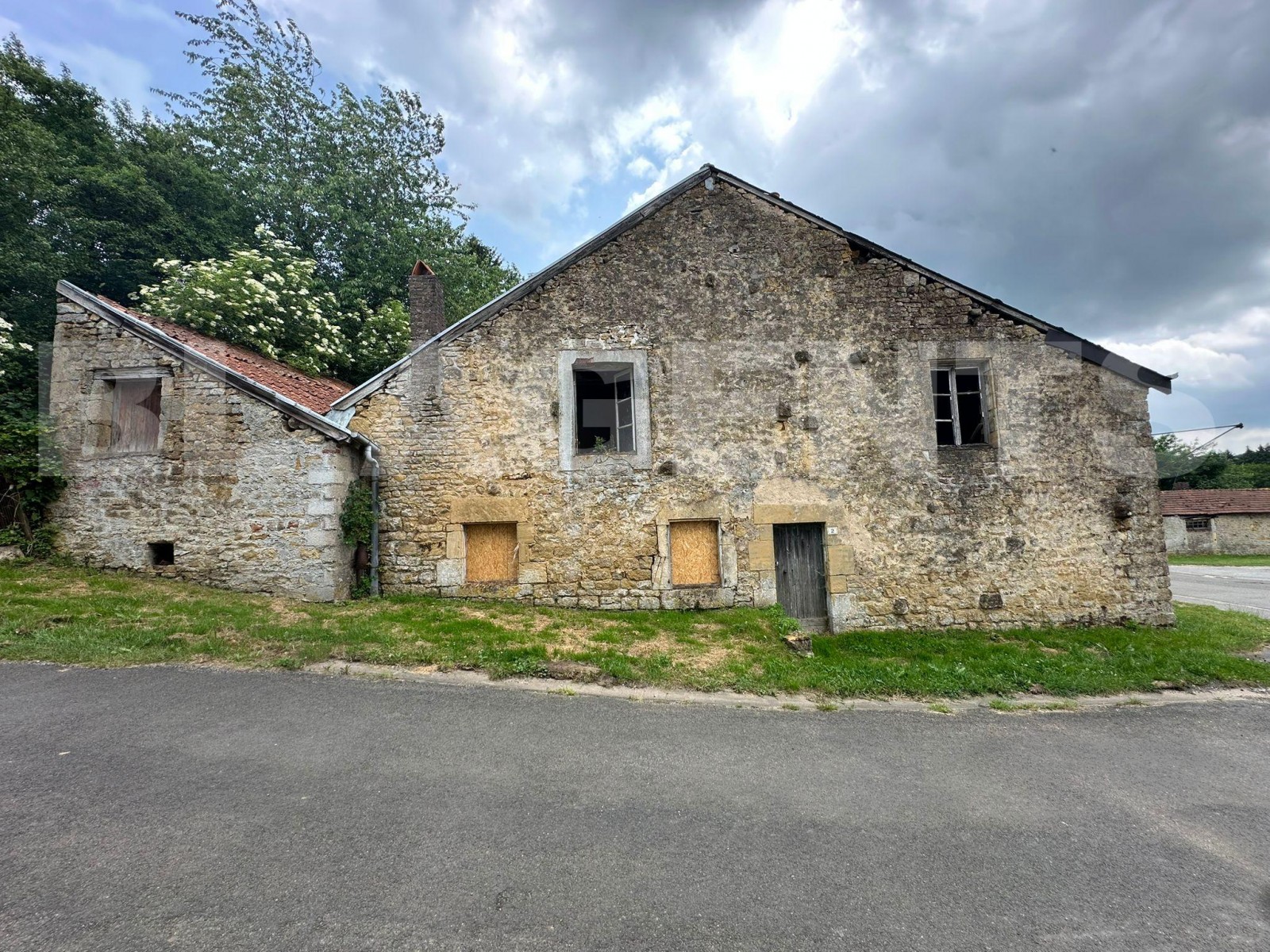 Maison 5 Pièce(s) PUILLY-ET-CHARBEAUX - Photo 3