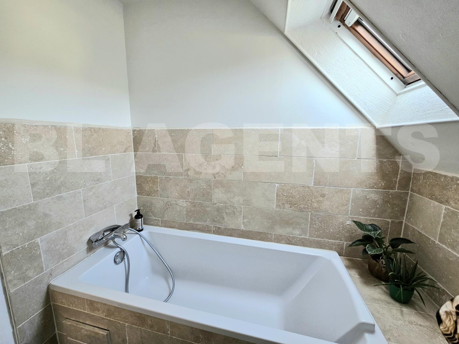 Maison 6 Pièce(s) SAINT-MARTIN-DU-VIVIER - Photo 8