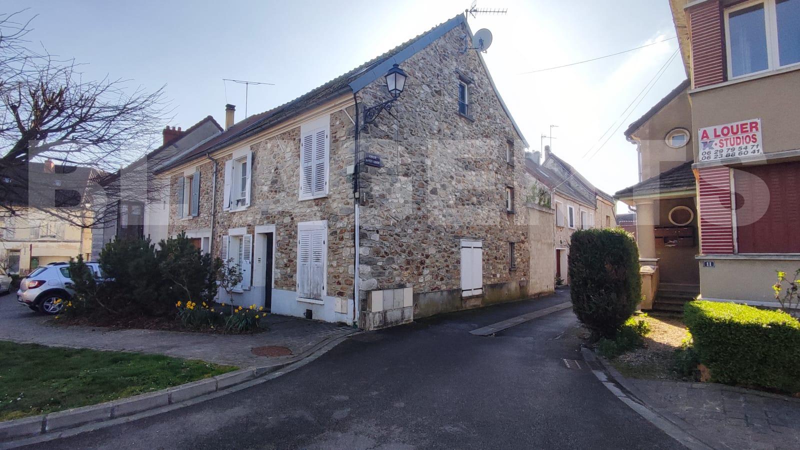 Immeuble  CHATEAU-THIERRY - Photo 1
