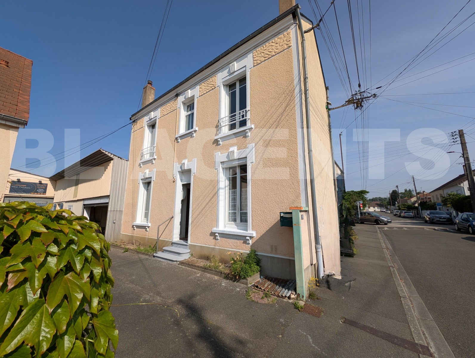 Maison de ville 3 Pièce(s) YVRE-L'EVEQUE - Photo 1