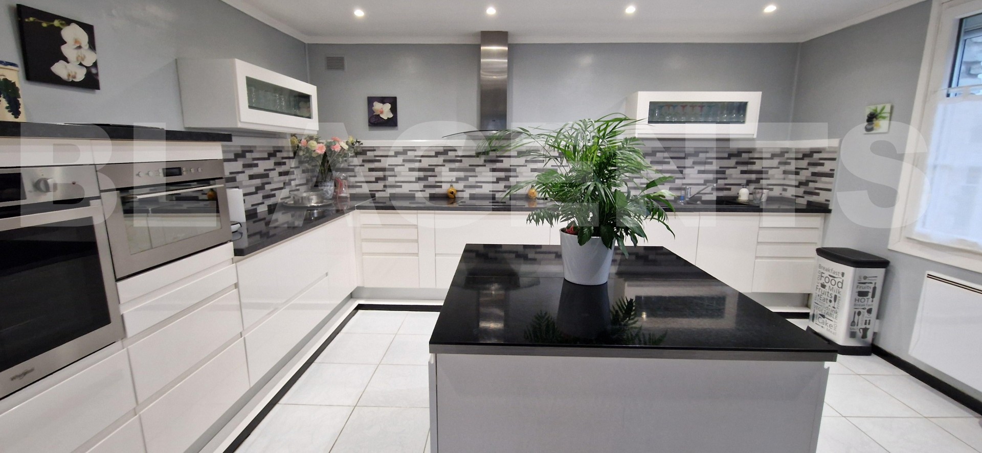 Propriété 10 Pièce(s) COURLON-SUR-YONNE - Photo 3