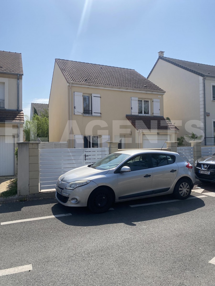 Maison traditionnelle 5 Pièce(s) LE PLESSIS-PATE - Photo 1