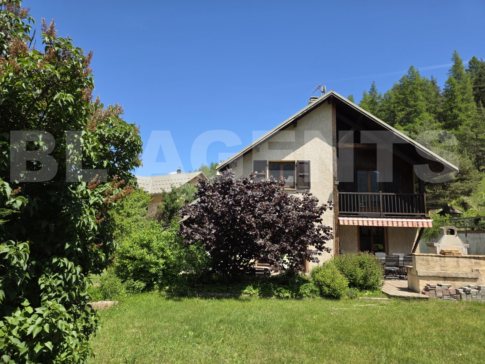 Maison 5 Pièce(s) SAINT-MARTIN-DE-QUEYRIERES - Photo 1