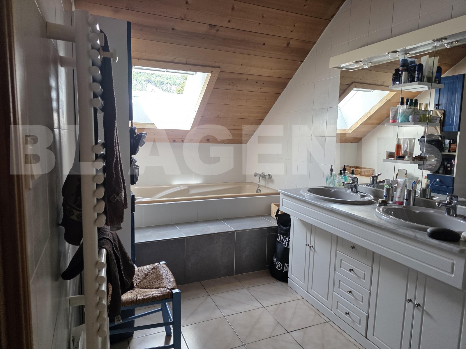 Maison 5 Pièce(s) SAINT-MARTIN-DE-QUEYRIERES - Photo 8