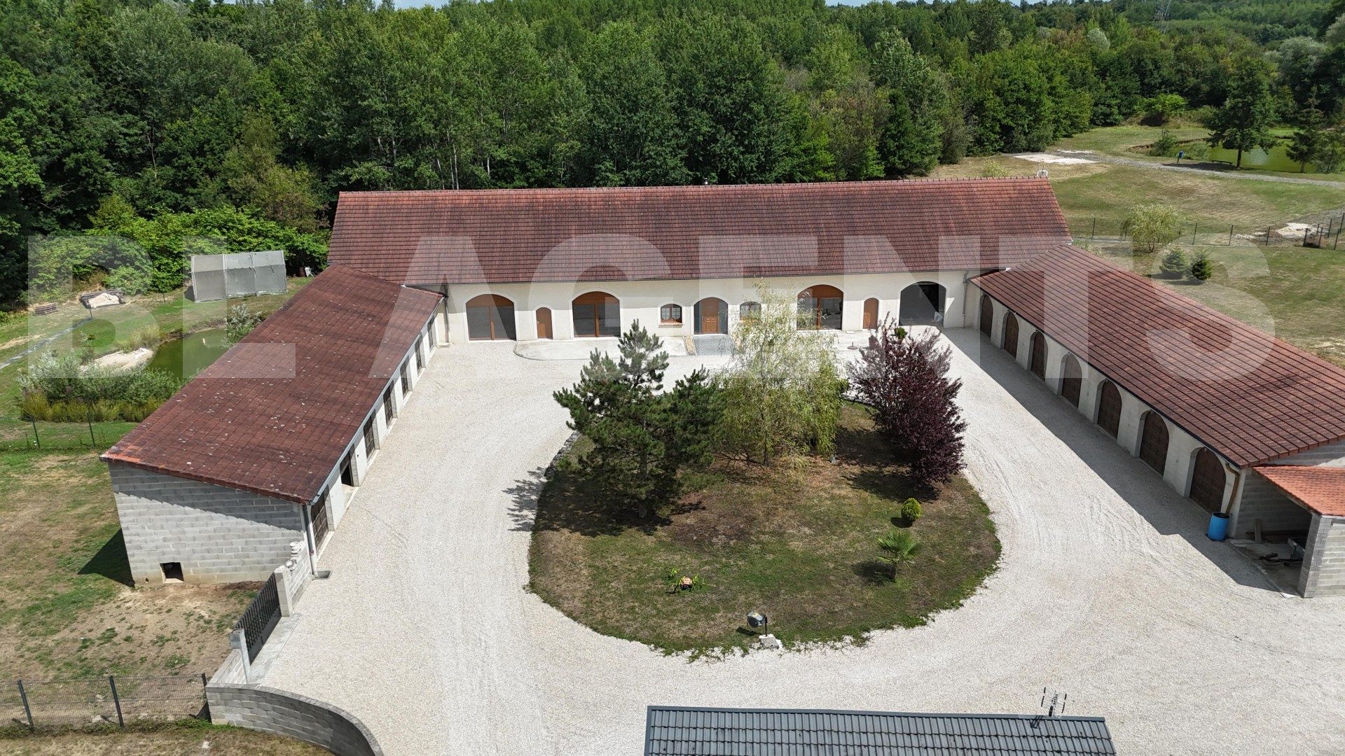 Villa 14 Pièce(s) MAURUPT-LE-MONTOIS - Photo 1