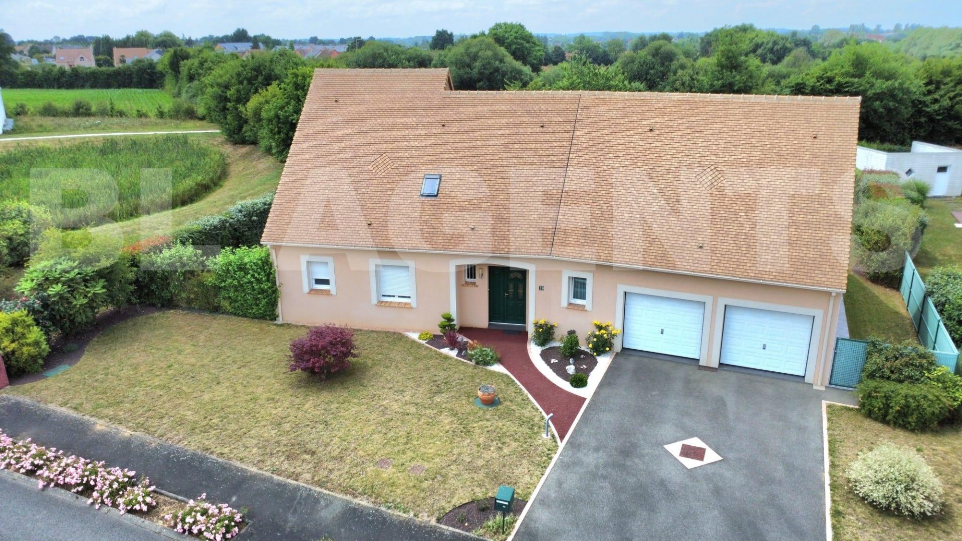 Maison 7 Pièce(s) SAINT-SATURNIN - Photo 1