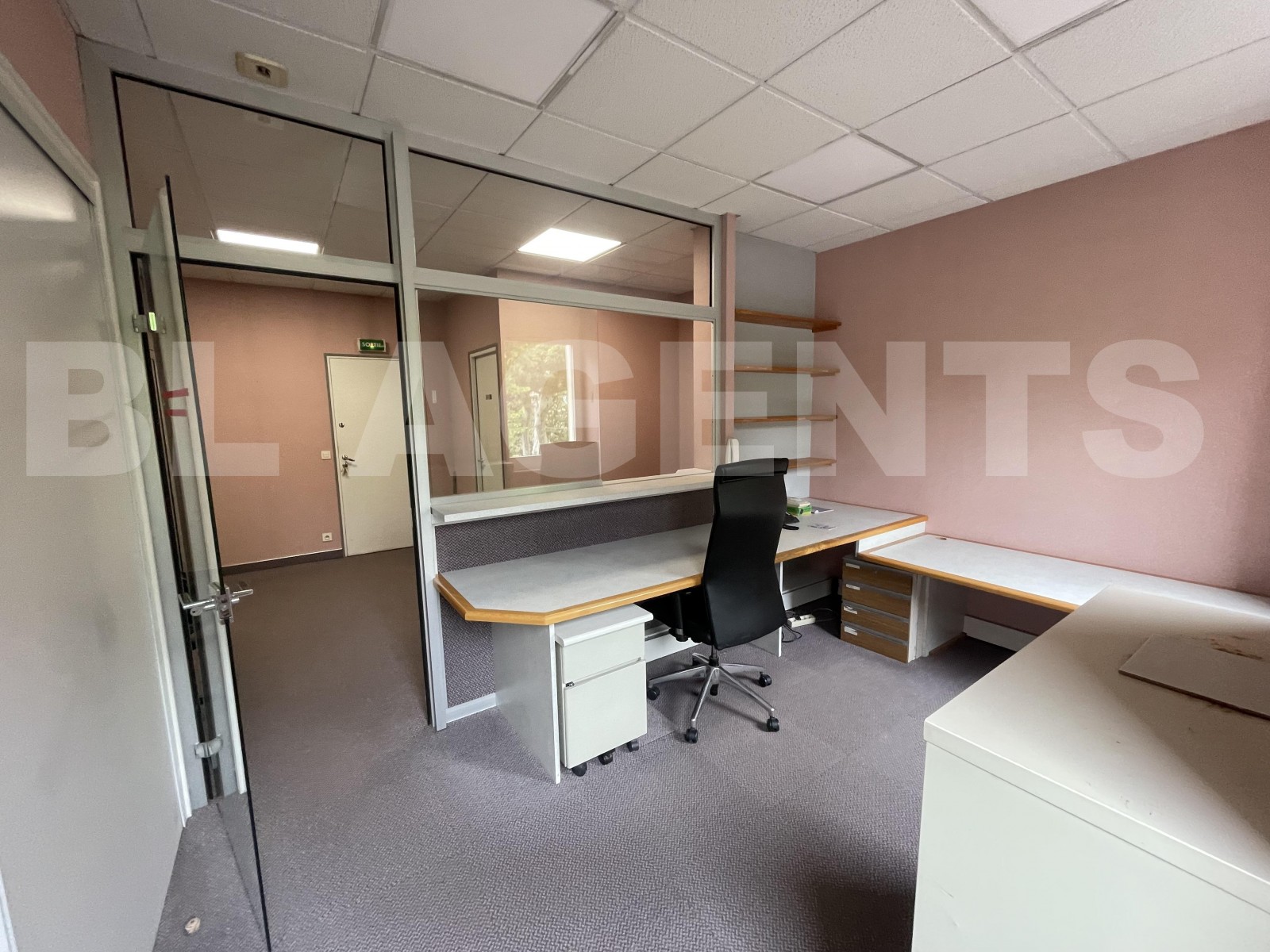 Bureau 8 Pièce(s) MAZAMET - Photo 4