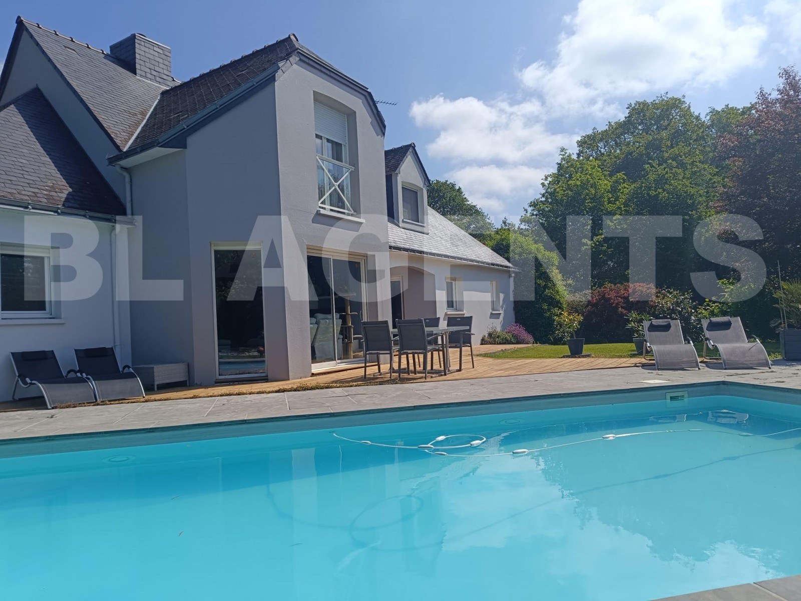 Villa 9 Pièce(s) SAINTE-ANNE-SUR-BRIVET - Photo 1