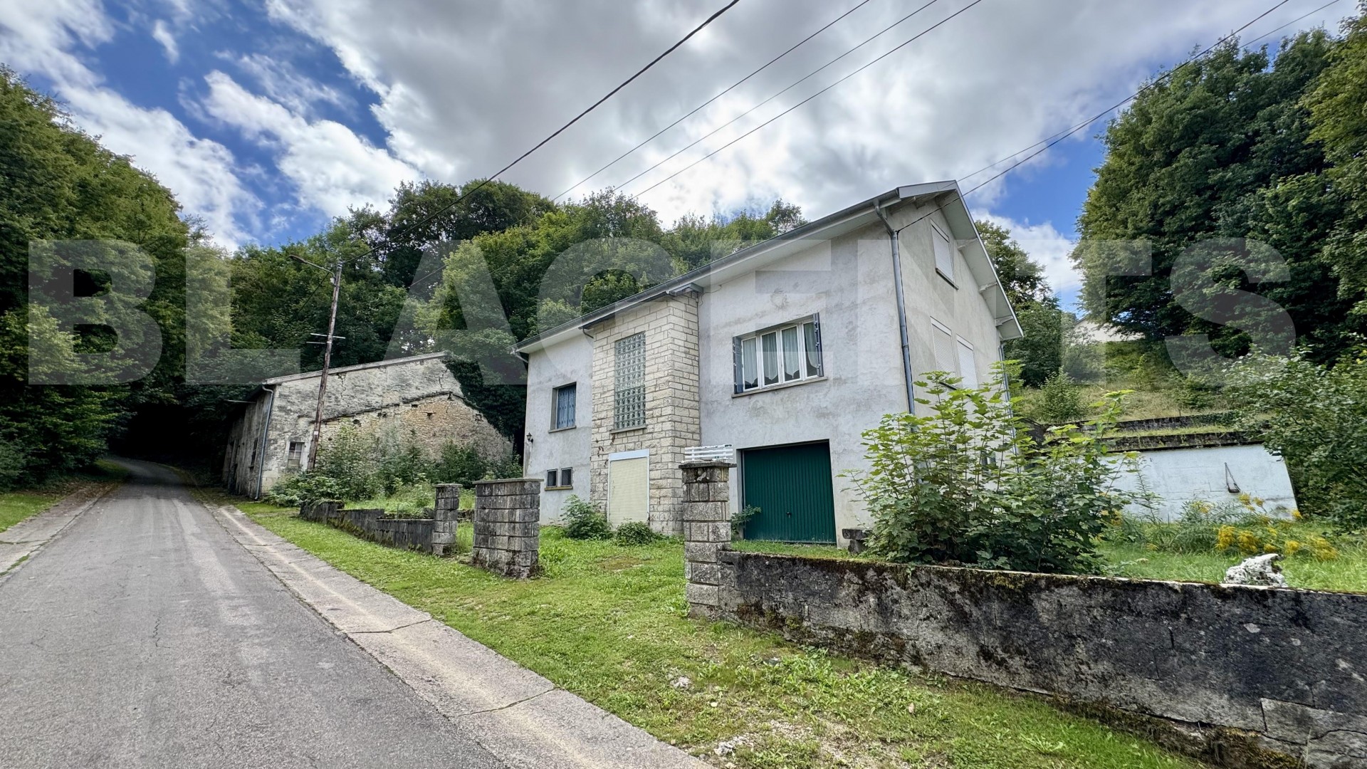 Maison 9 Pièce(s) NANT-LE-PETIT - Photo 1