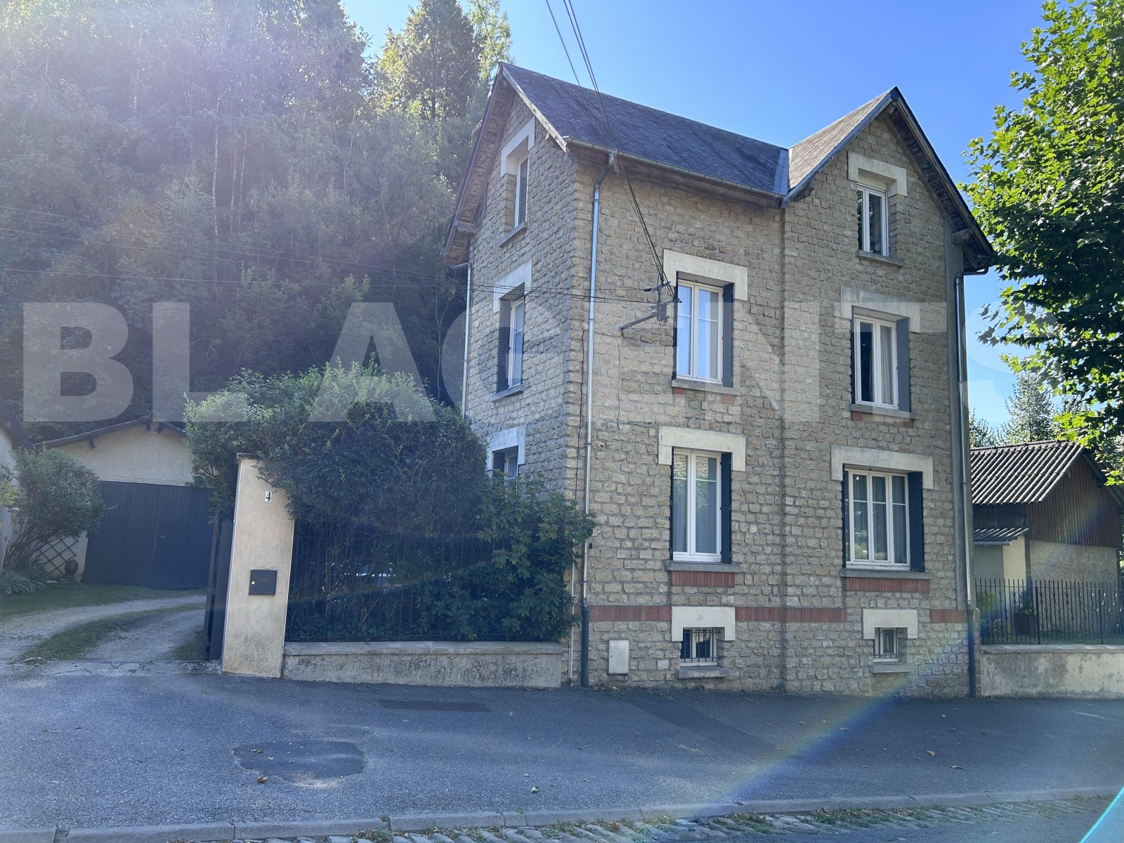 Maison 8 Pièce(s) SEDAN - Photo 1
