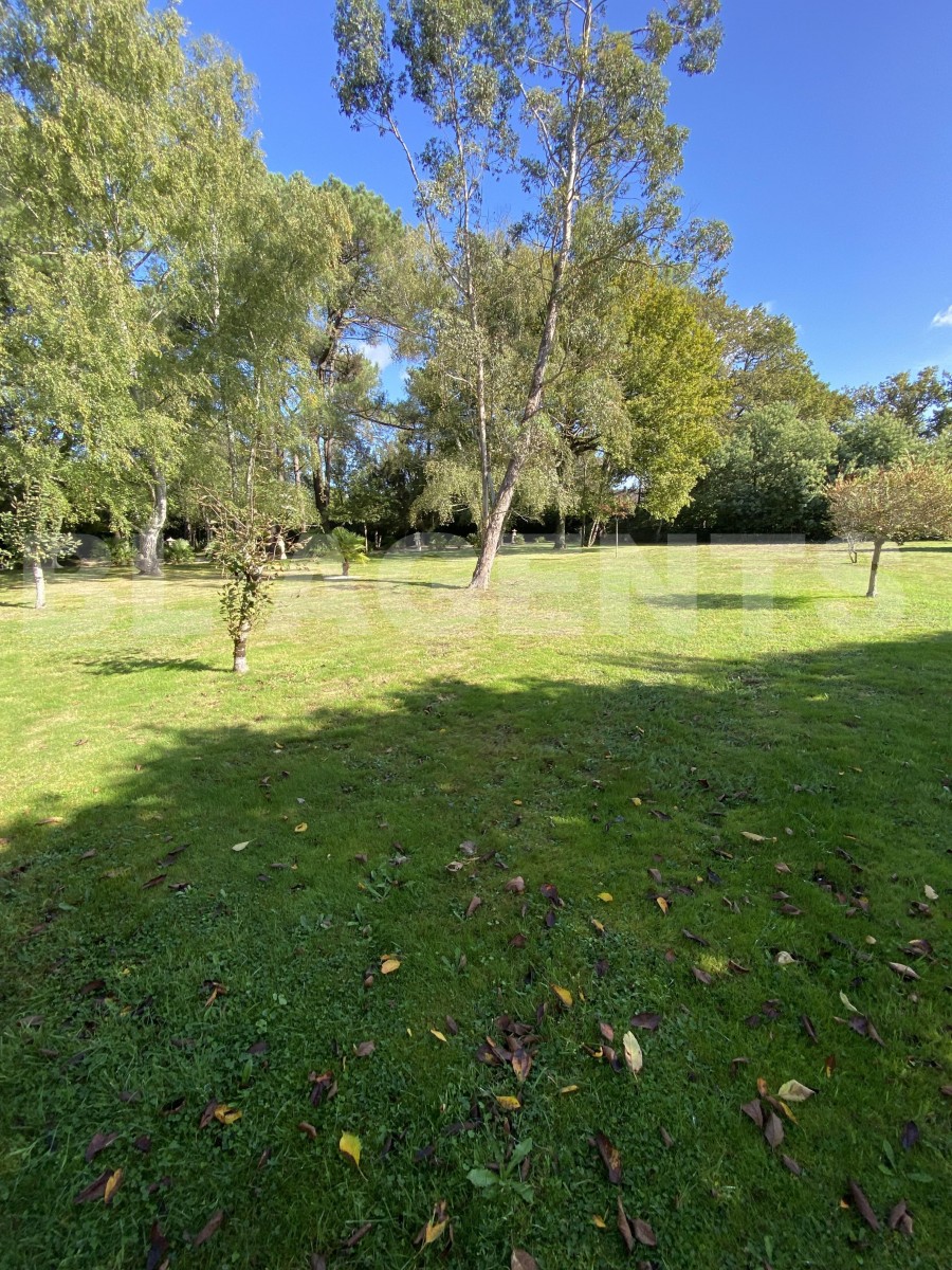 Propriété 7 Pièce(s) SAINT-NICOLAS-DE-REDON - Photo 2