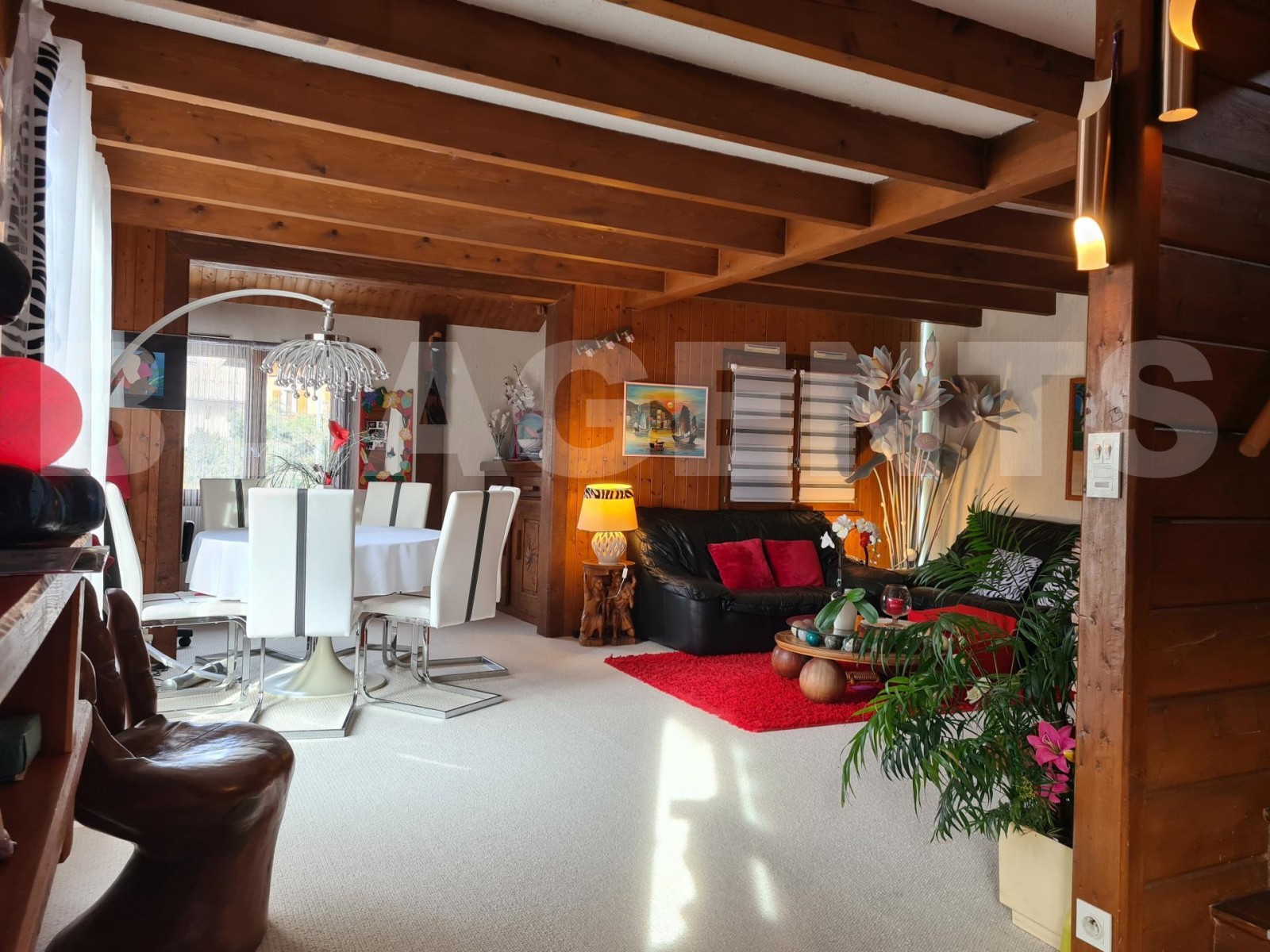 Chalet 5 Pièce(s) SAINT-CHAFFREY - Photo 1