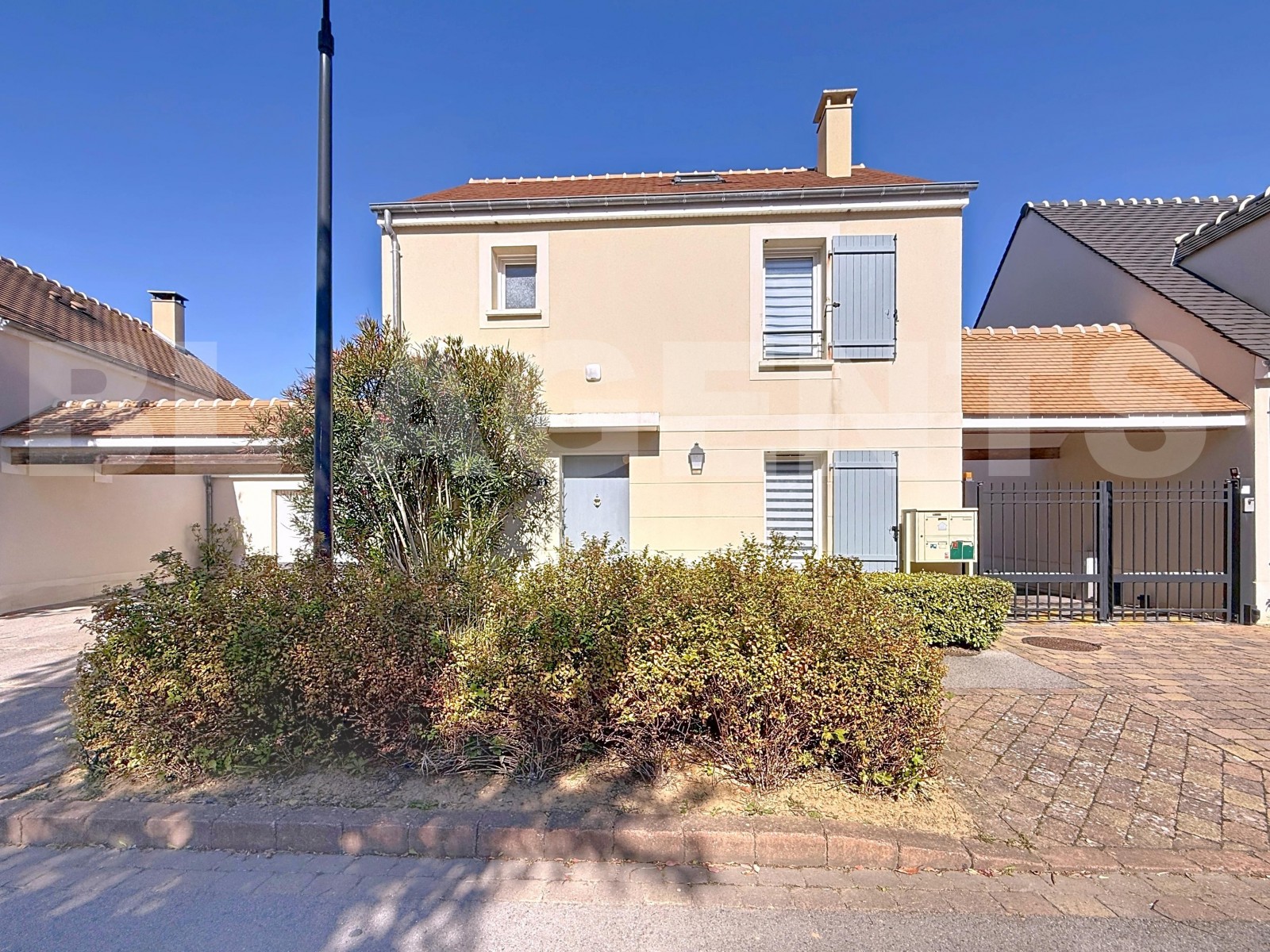 Maison 5 Pièce(s) CHESSY - Photo 1