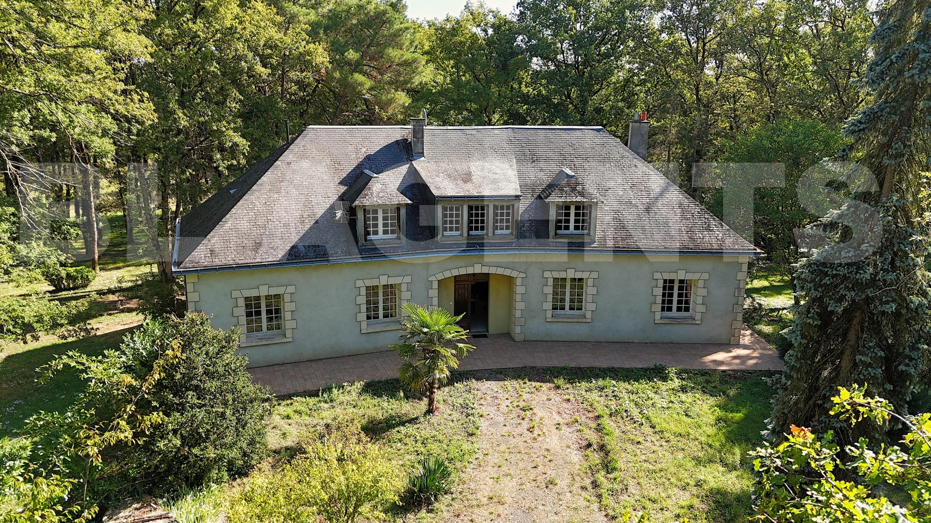 Maison traditionnelle 8 Pièce(s) VERNEUIL-LE-CHATEAU - Photo 1