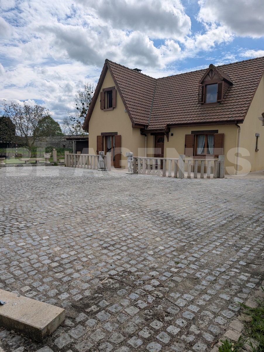 Maison traditionnelle 6 Pièce(s) NEUVILLE-FERRIERES - Photo 2