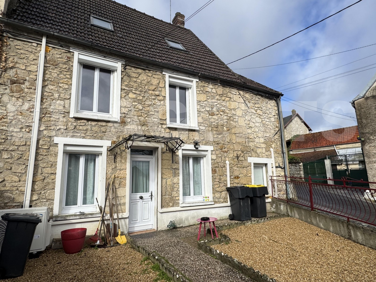 Maison 6 Pièce(s) BETZ - Photo 1