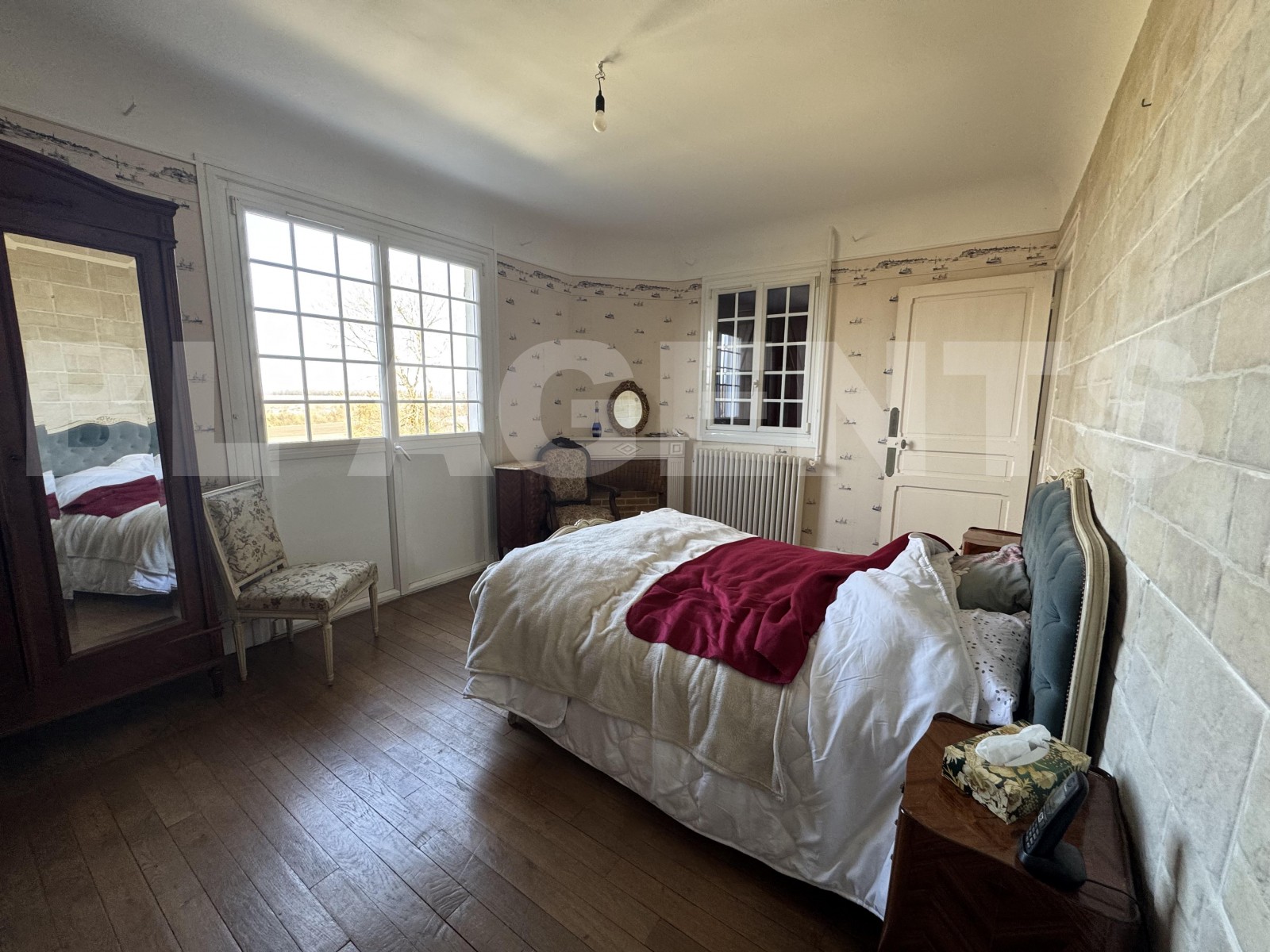 Maison 8 Pièce(s) SAINT-JEAN-LES-DEUX-JUMEAUX - Photo 11