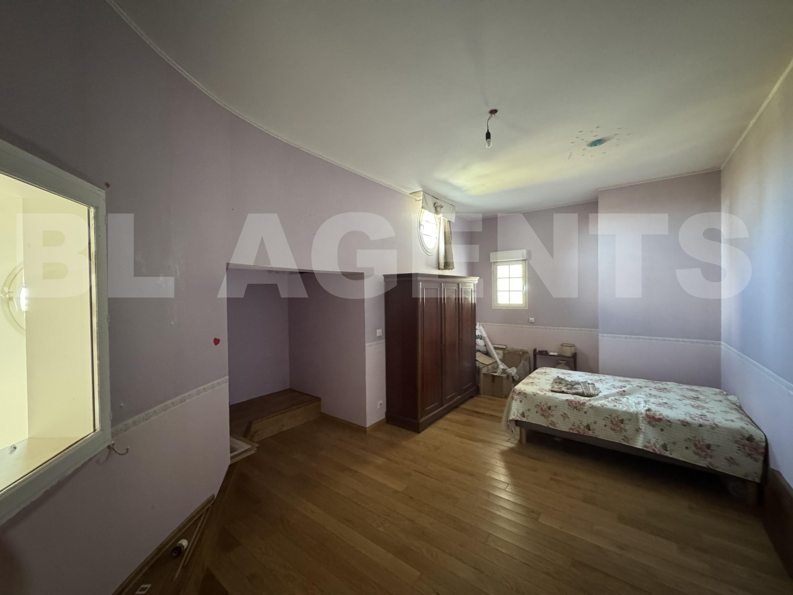 Maison 8 Pièce(s) SAINT-JEAN-LES-DEUX-JUMEAUX - Photo 12