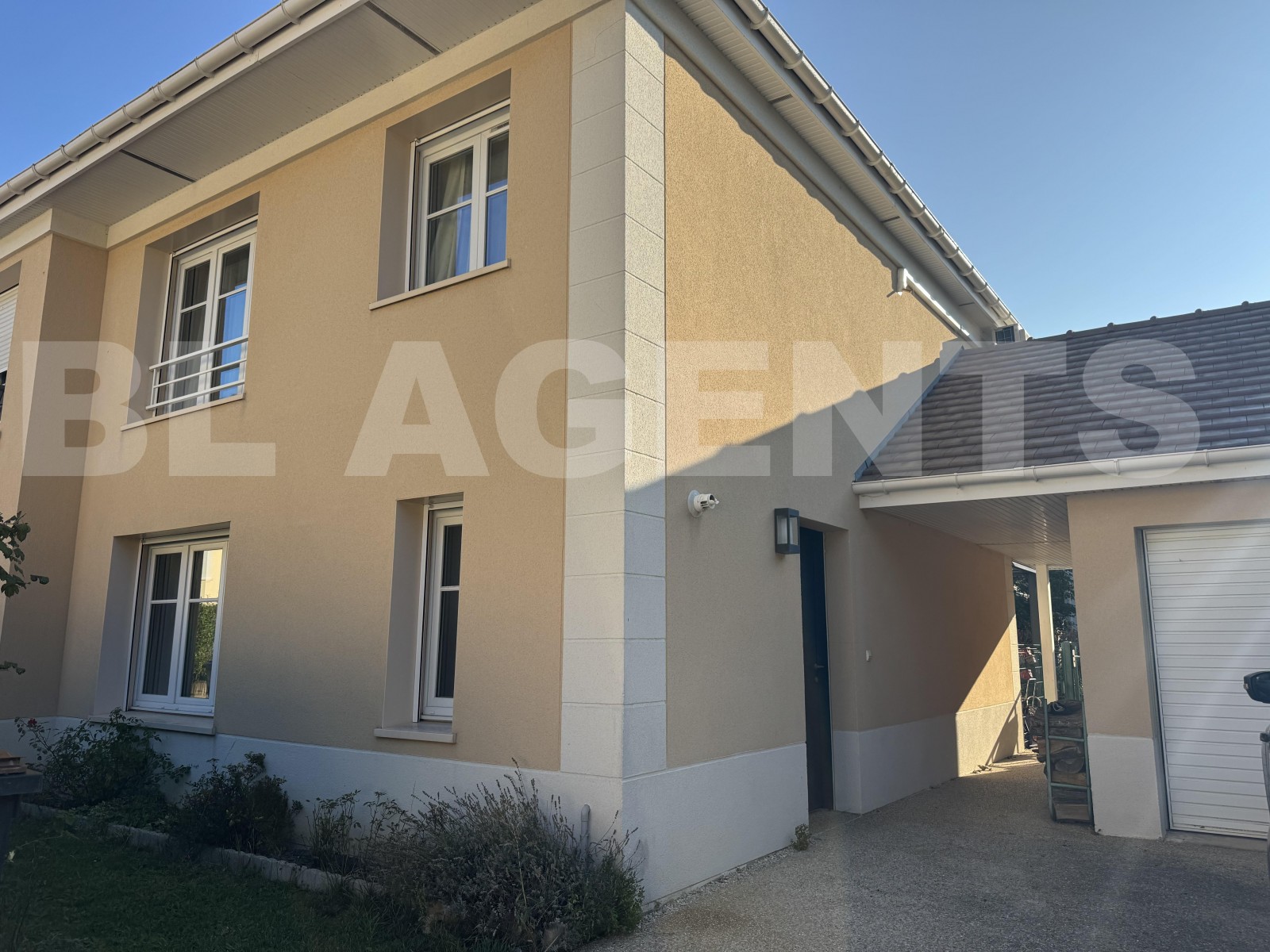 Maison 4 Pièce(s) VILLENOY - Photo 1